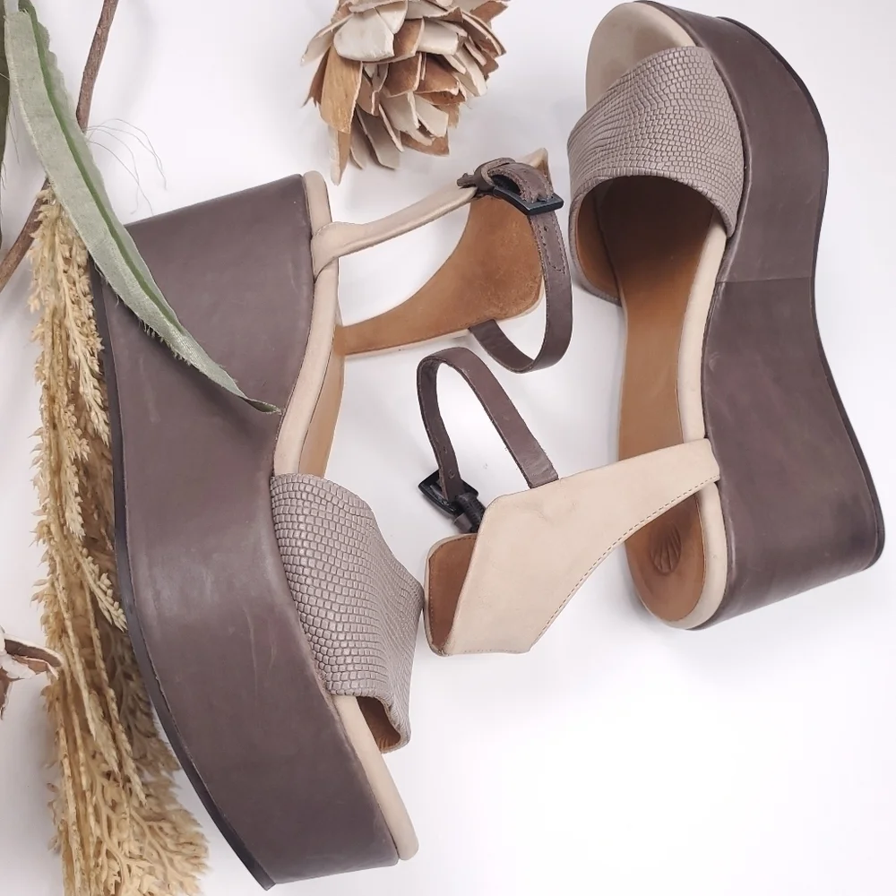 Coclico Cream Tan Brown Platform Sandals  Sz 36
